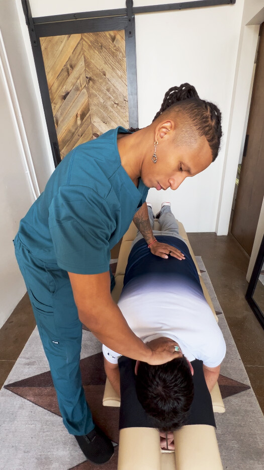 Dr. Jamal from Alma Sana with a patient